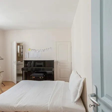 Magnificent Apt Near Arc De Triomphe דירה *